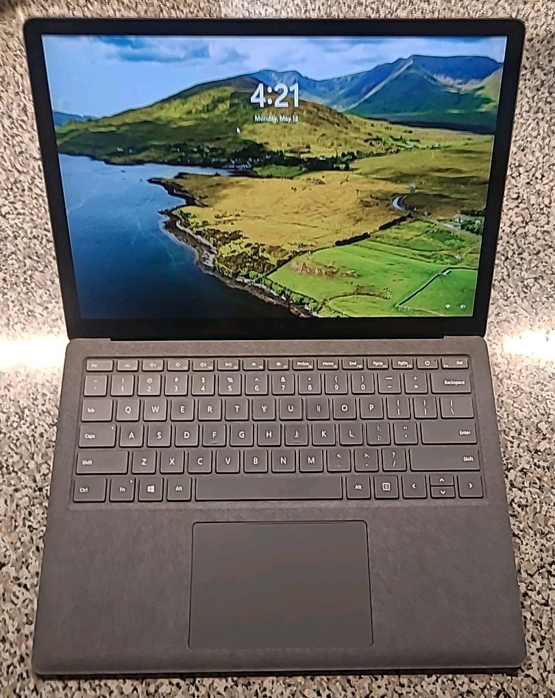 Microsoft Surface Laptop 4 1950 i5-1145G7 16GB RAM 512GB SSD W11P TOUCHSCREEN