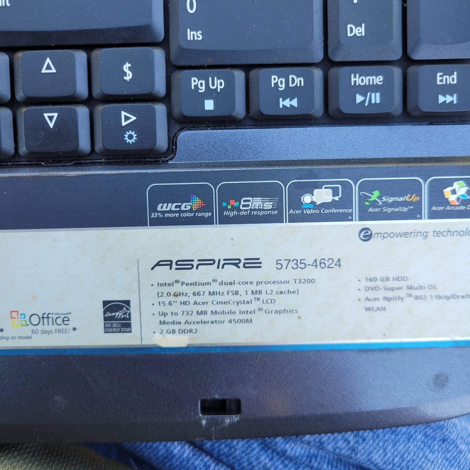 Vintage ACER ASPIRE 5735-4624 Laptop w/Battery & Cord 17″ Good Screen Parts