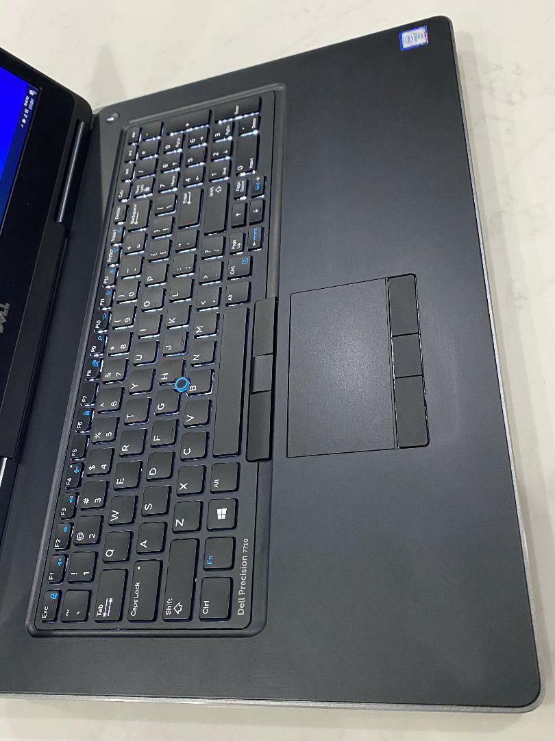 DELL Precision 7710 i7-6820HQ Intel Quad Core 16GBDDR4 2.7GHz 512GBSSD Win Pro