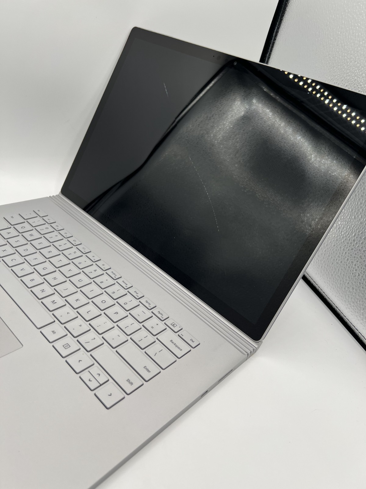 Microsoft Surface Book 3 15″ i7-1065G7 16GB 256GB SSD Ubuntu LTS 24.04