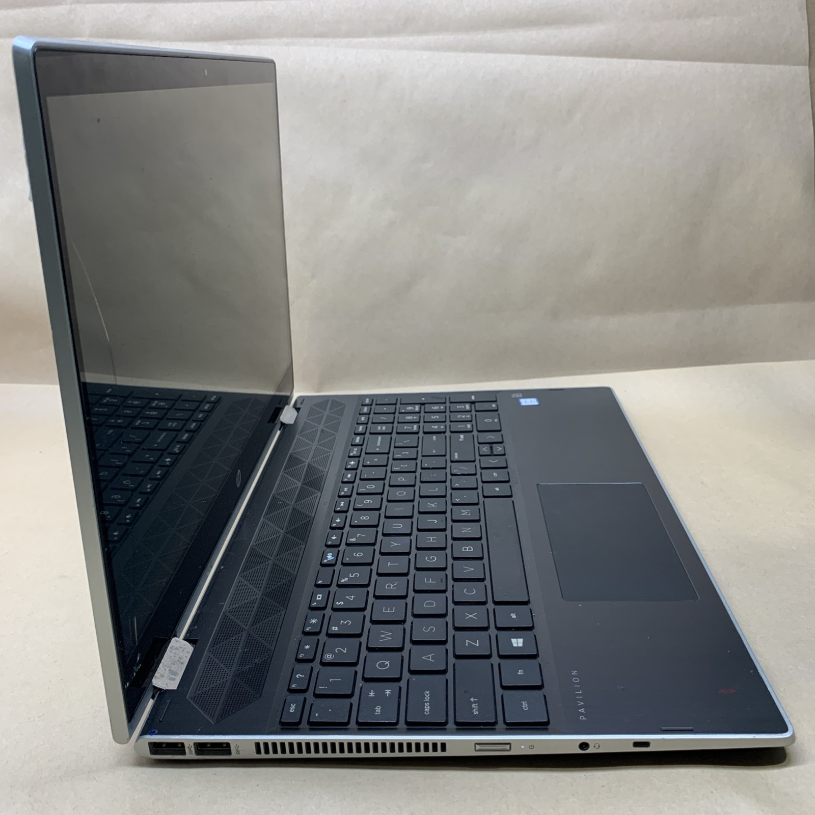 HP Pavillion x360 Convertible 15-cr0xxx i3-8130U@2.2GHz 4GB RAM, 1TB SSD, W10P