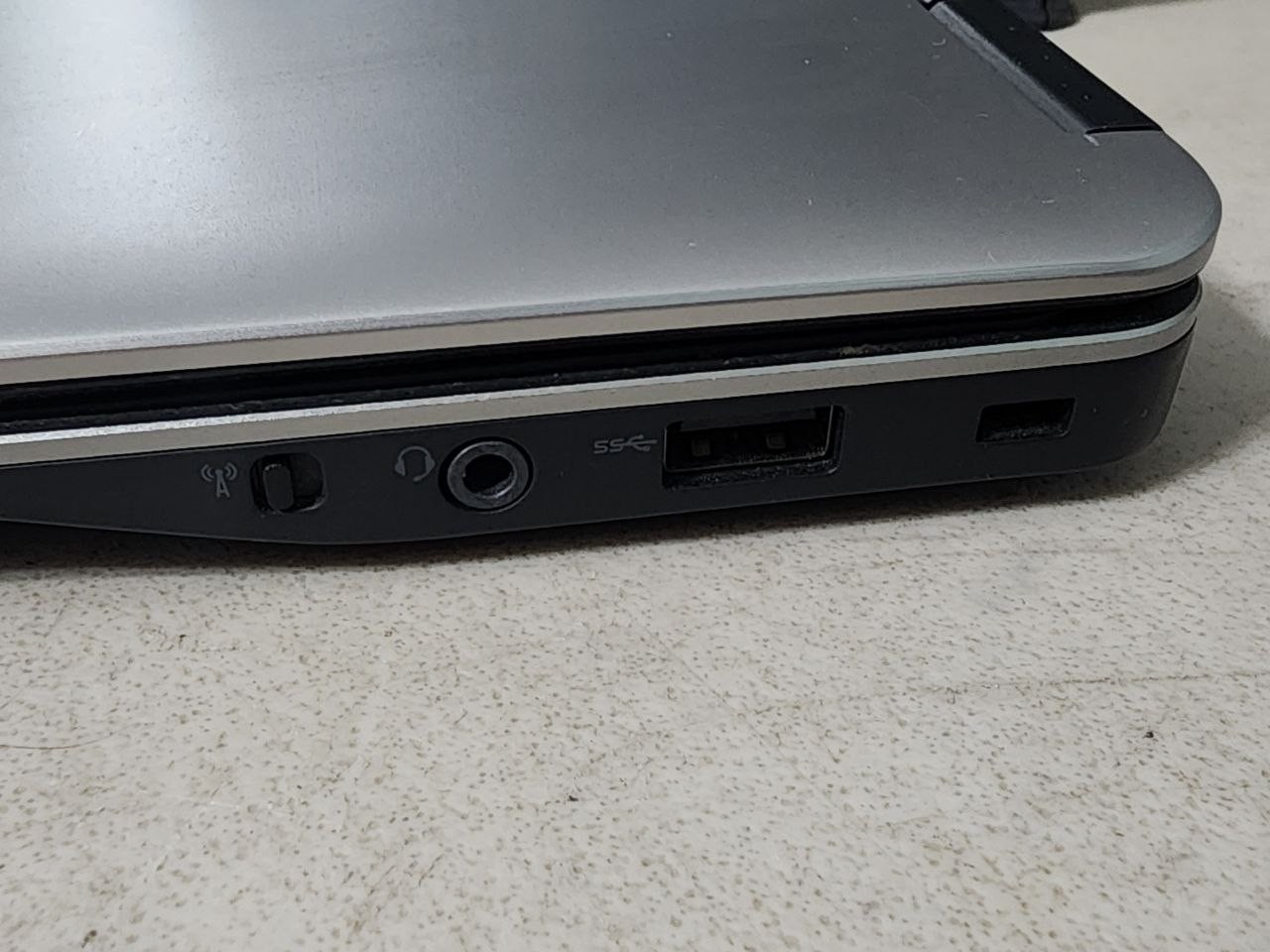 2x DELL Latitude E7440 i5 and i7 (NO OS or SSD/HDD)- 4GB RAM and 8GB LPV007
