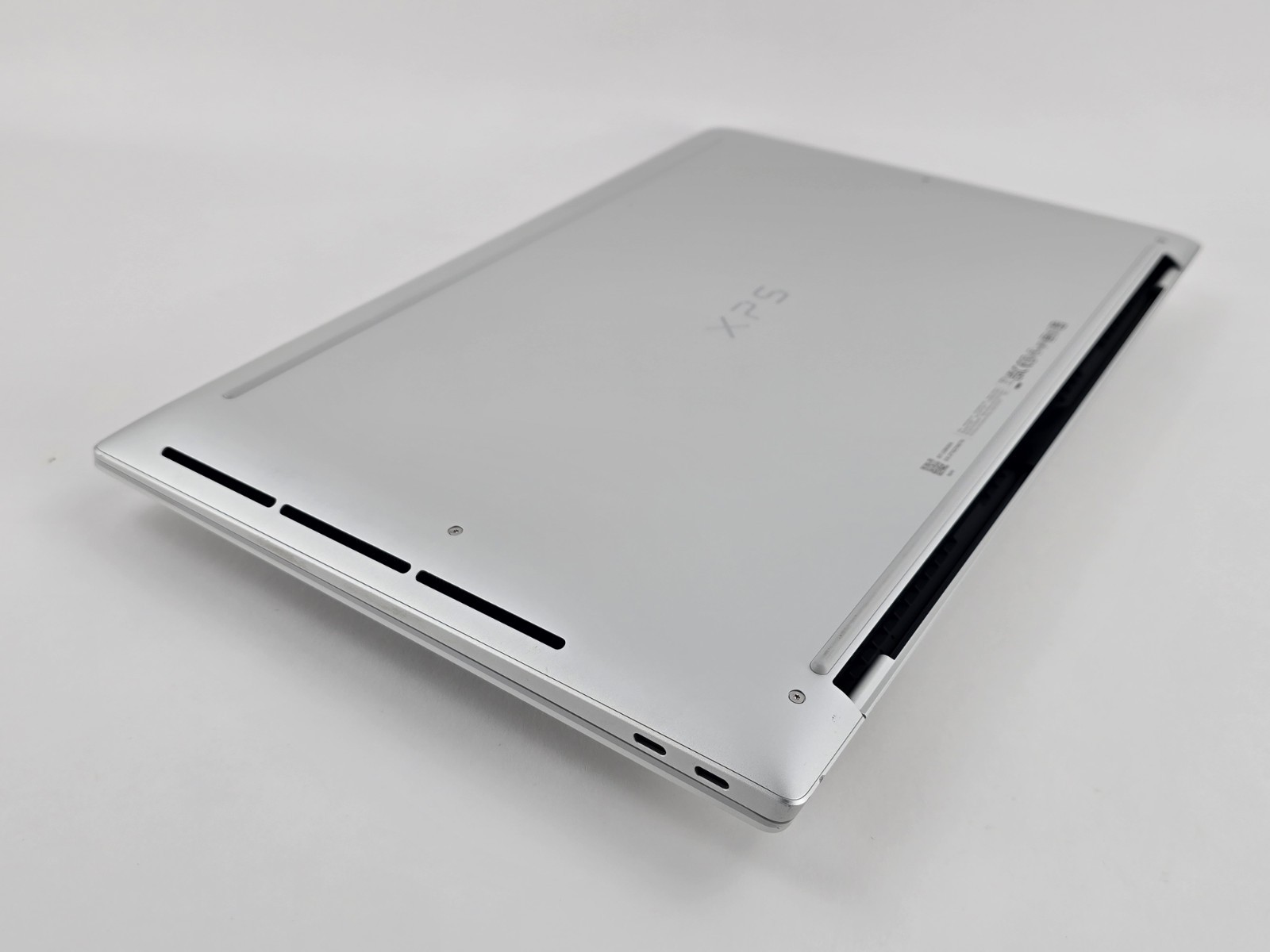 Dell XPS 16 9640 4K OLED TOUCH 2.5 GHz Ultra 9 185H 32GB 1TB SSD RTX 4060 – Good