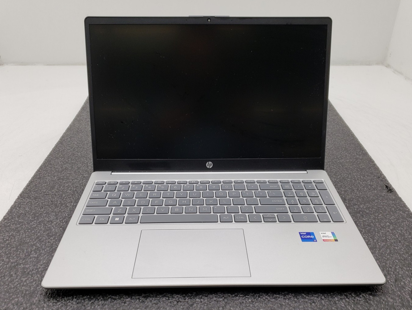 HP 15-fd0057nr Intel Core i7-1355U 16GB RAM 256GB SSD 15.6″ Laptop PC Win 11 pro