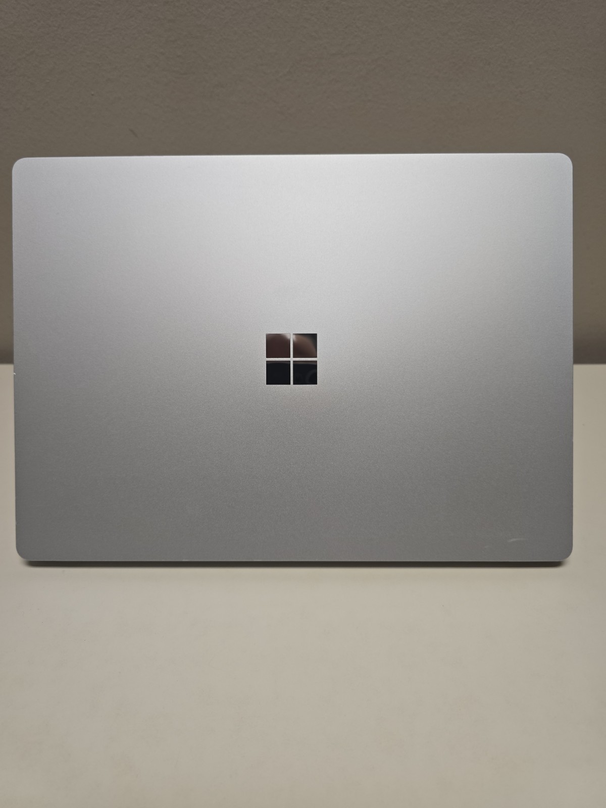 Read! Microsoft Surface Laptop 4 | Ryzen 5 8GB RAM 256GB NVMe SSD | Windows 11