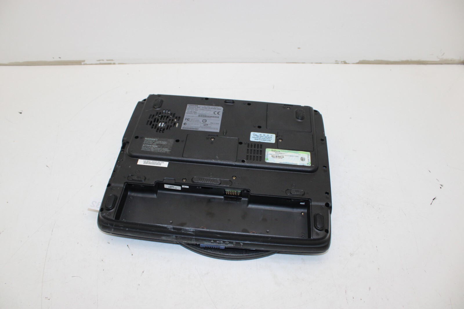 Toshiba Satellite A65-S1062 Laptop Intel Celeron 192MB Ram No HDD or Battery