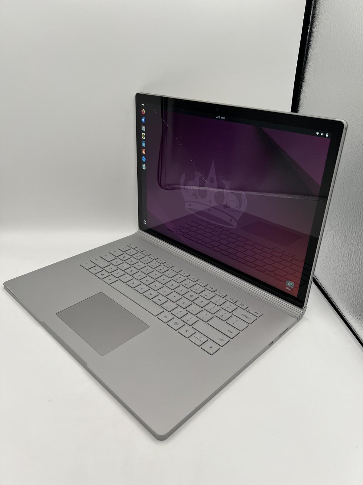 Microsoft Surface Book 3 15″ i7-1065G7 16GB 256GB SSD Ubuntu LTS 24.04