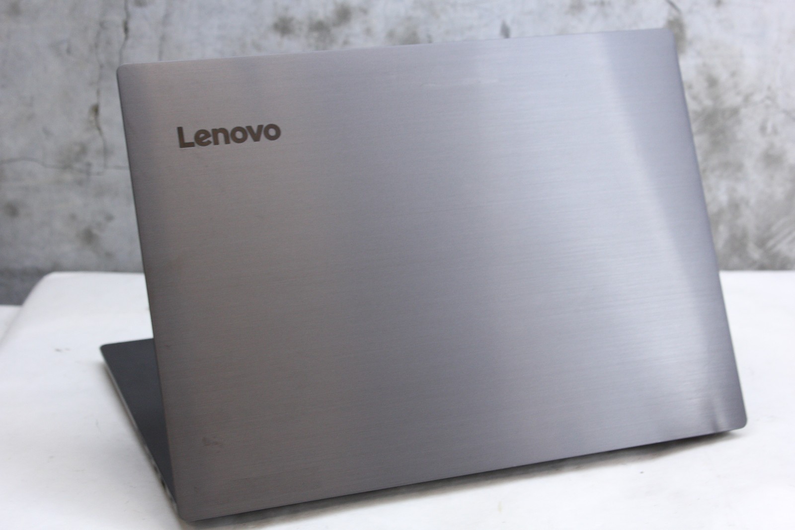 Lenovo IdeaPad FM-V330-14IKB | i5-7200U, 12GB Ram, 256GB NVMe, 500GB HDD Win11H