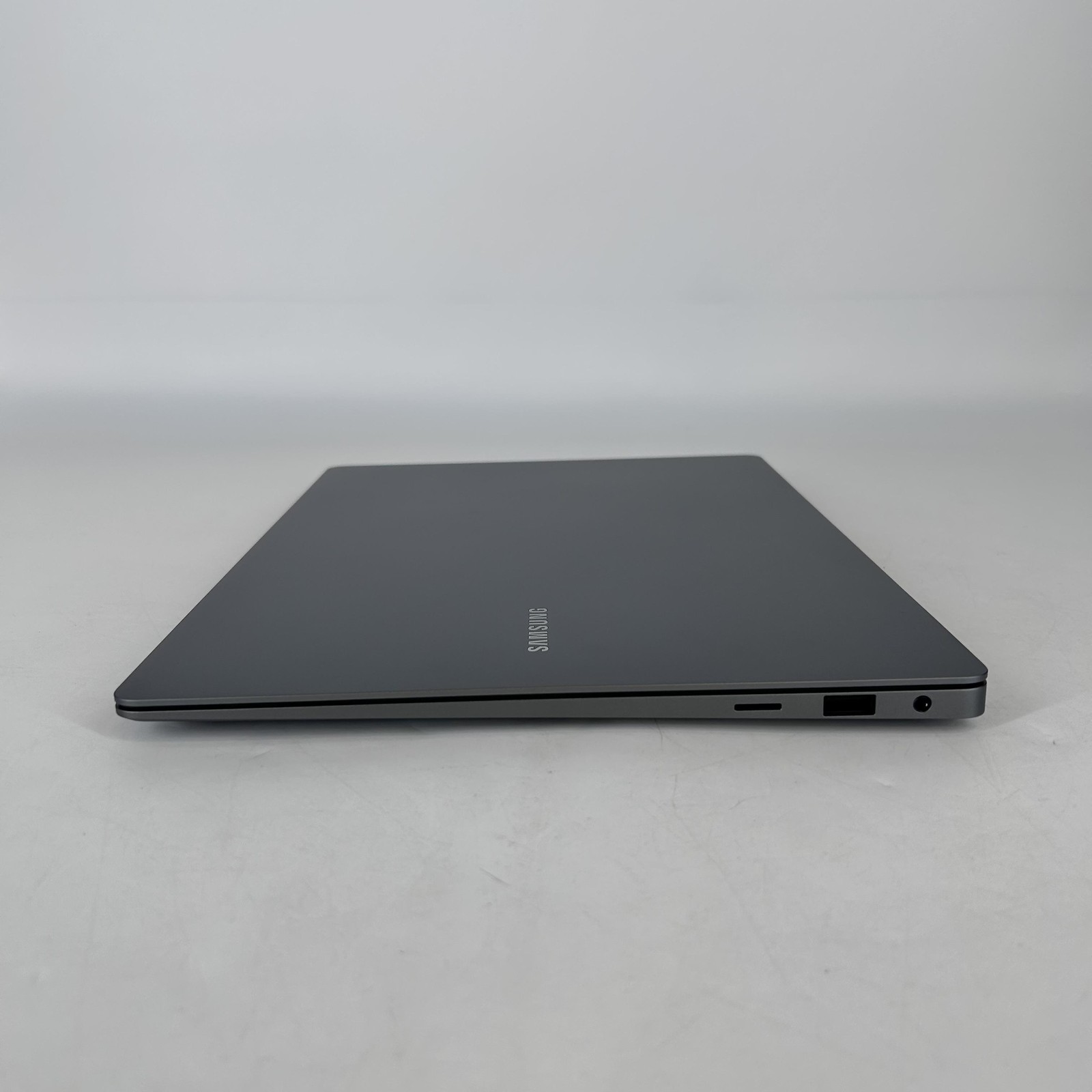 Samsung Galaxy Book5 Pro 14 Gray QHD+ TOUCH 2.2 GHz Ultra 7 256V 16GB 512GB SSD
