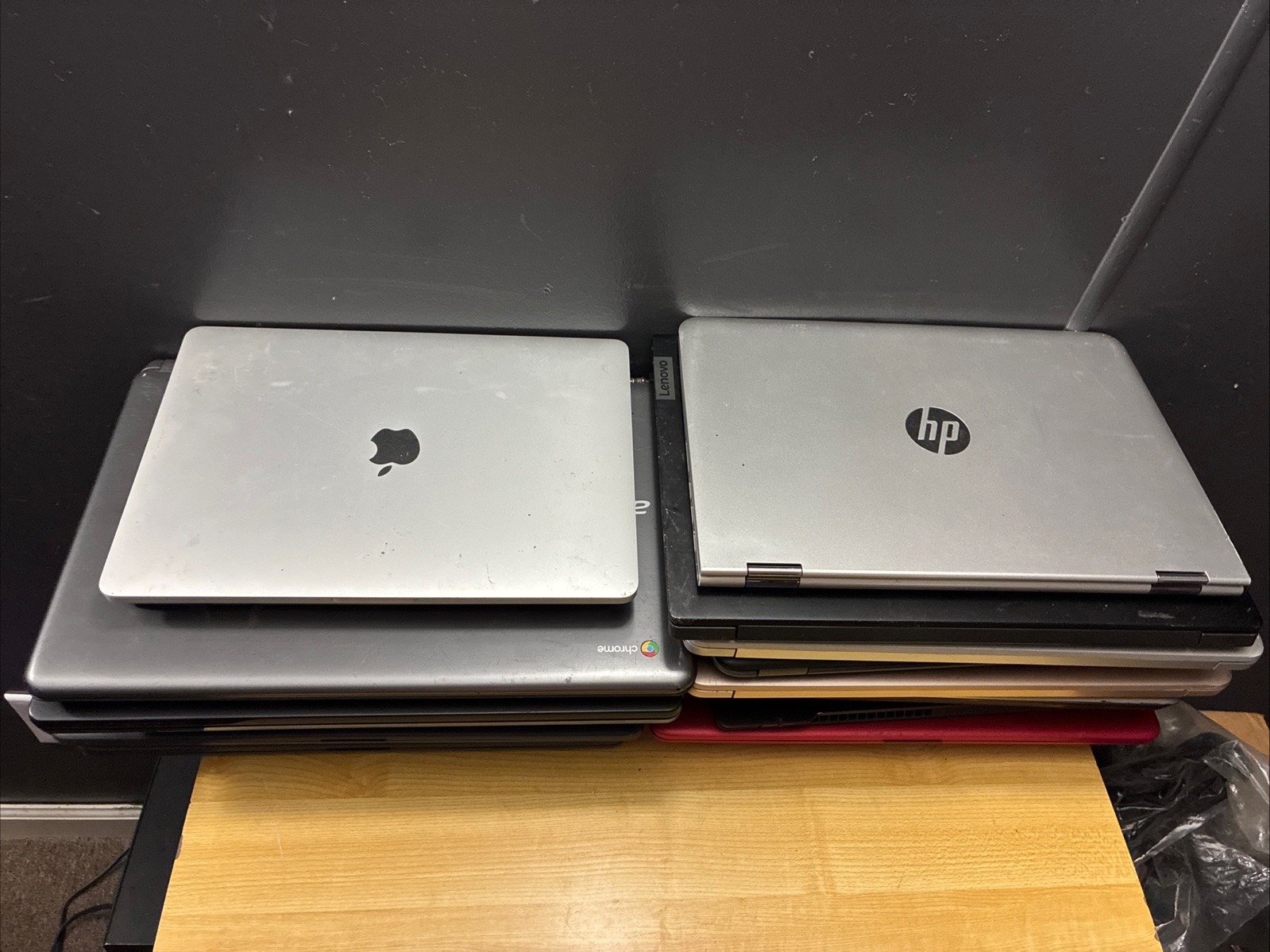 Lot Of 17 Mixed Laptops Dell Hp Lenovo Apple Toshiba As Is 17 Total