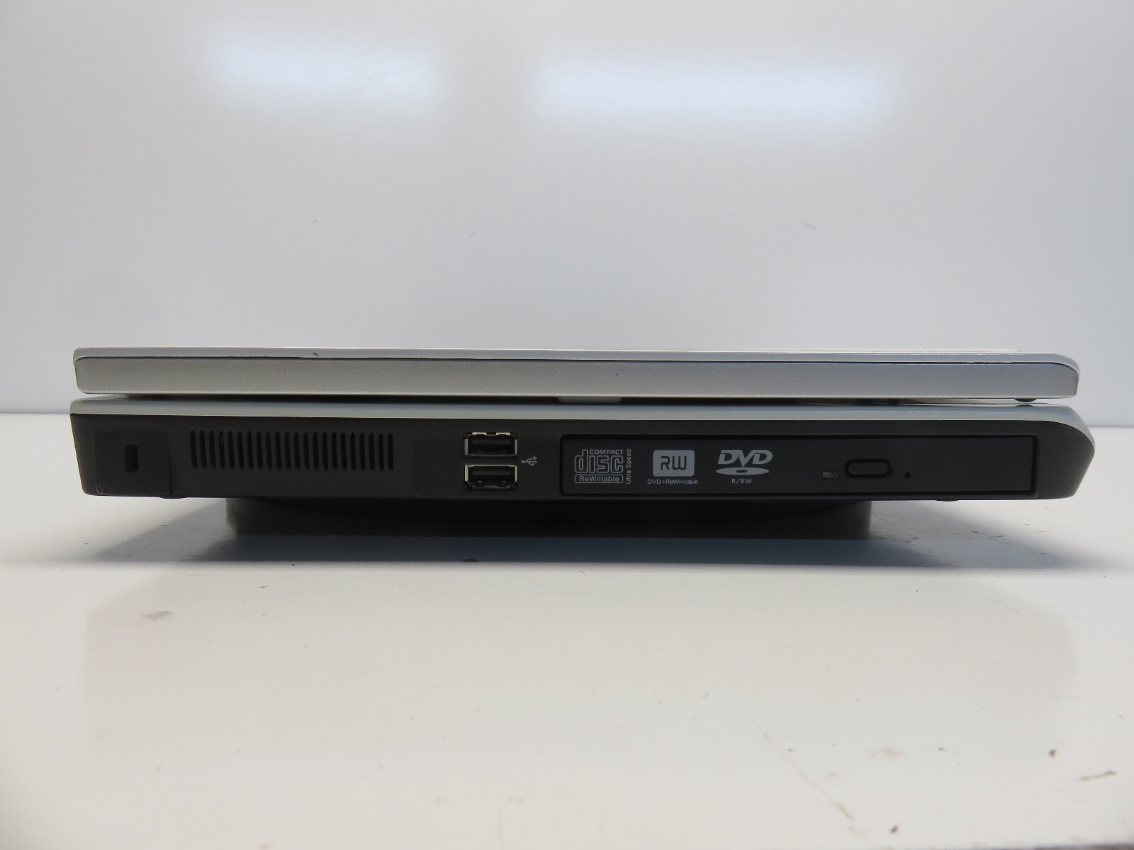 Dell Inspiron 9400 Intel Pentium Dual-Core 1.73GHz 1024 MB NO HDD No Batt
