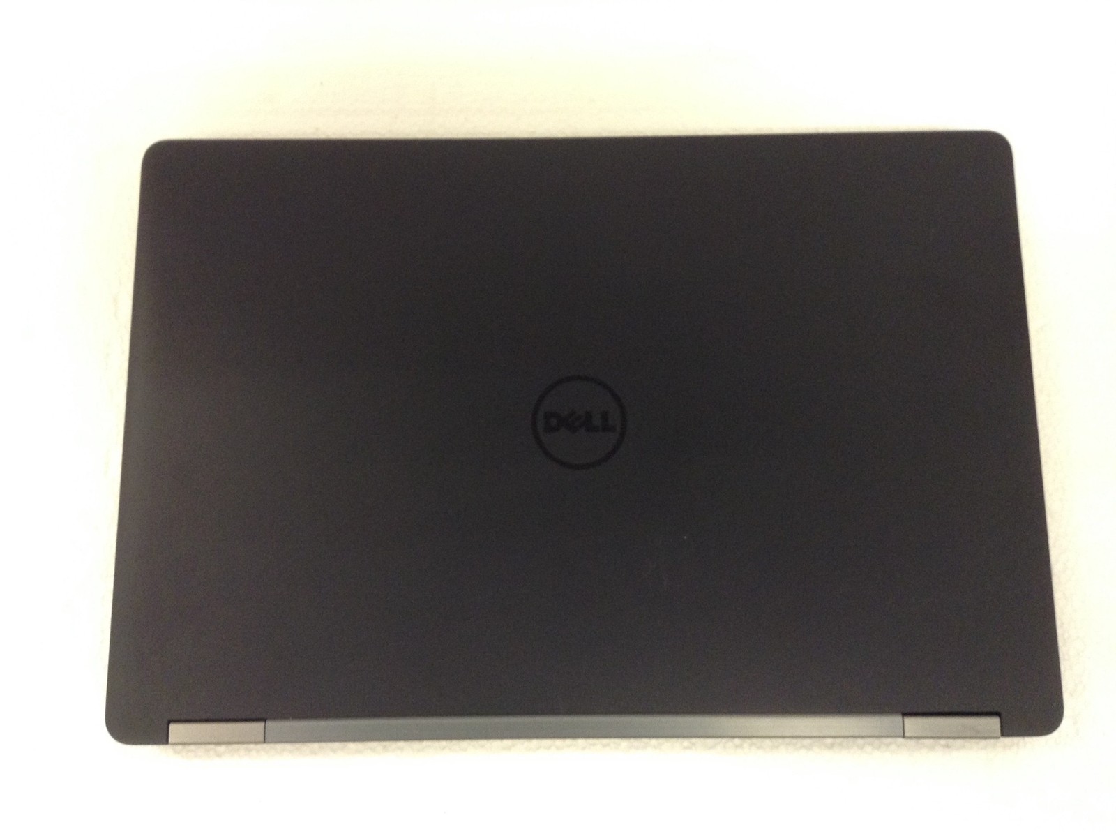 Dell Latitude E5570 Laptop i5-6300U 2.40Ghz 15.6″ No RAM/HDD NO POWER AS-IS