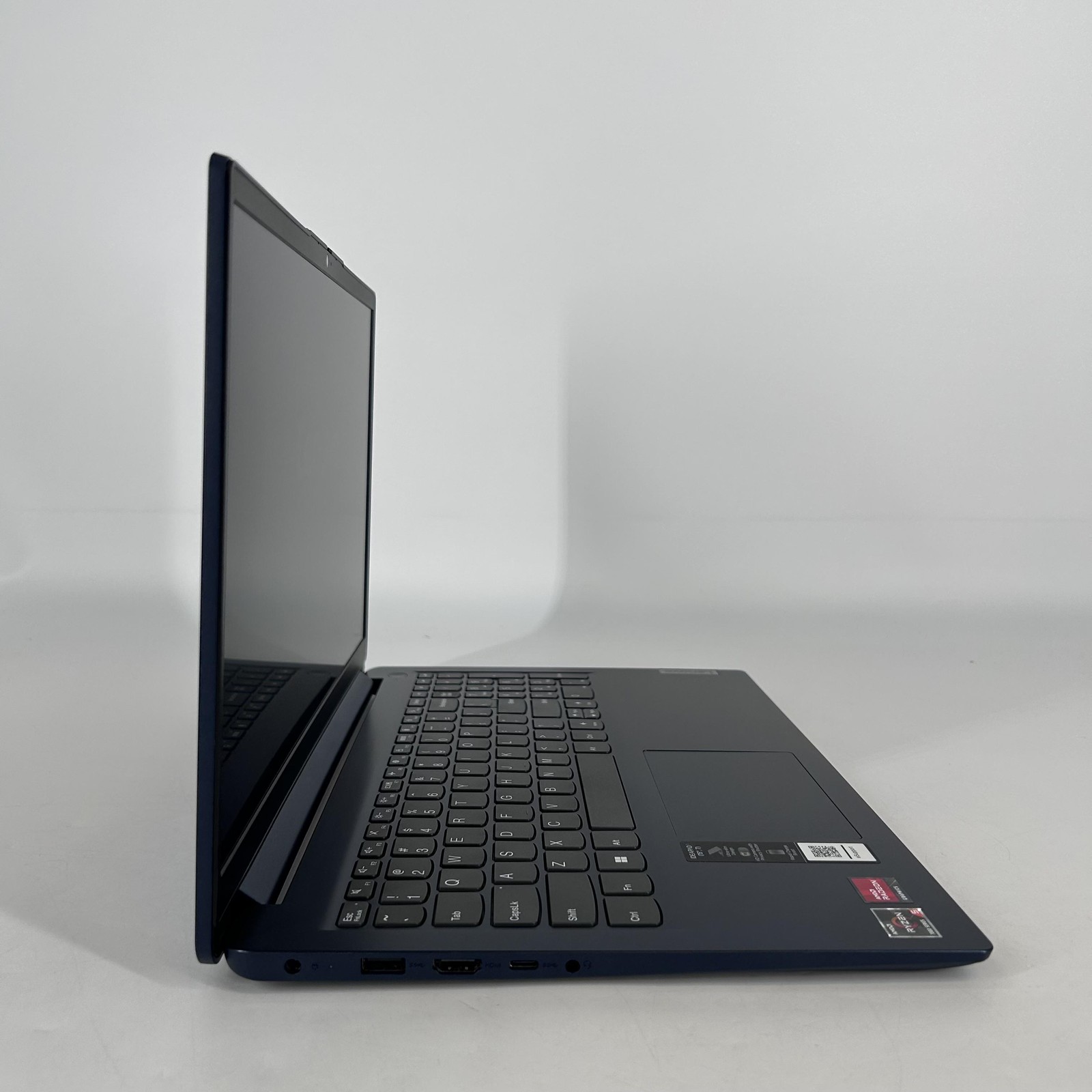 Lenovo IdeaPad 1 15.6 FHD 2.8 GHz Ryzen 5 7520U 8GB 256GB SSD Excellent