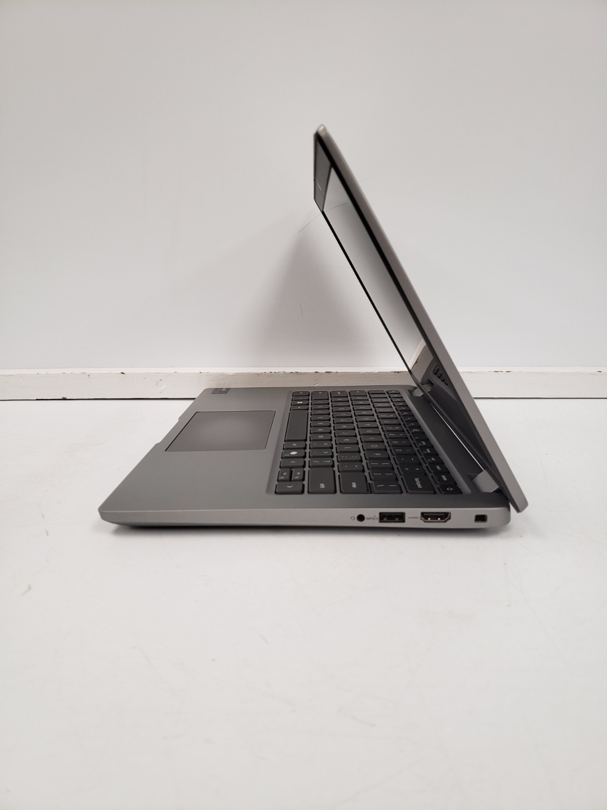 (83131-1) Dell P165G Laptop