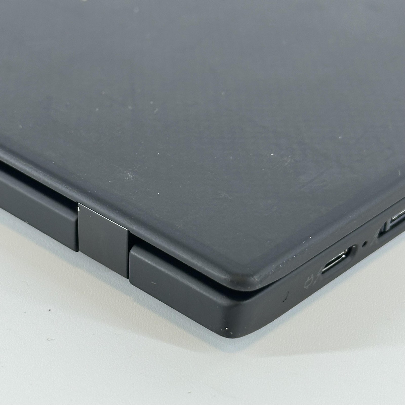Lenovo ThinkPad X1 Carbon Gen 8 14 UHD i7-10510U 1.80GHz 16GB 512GB SSD Good