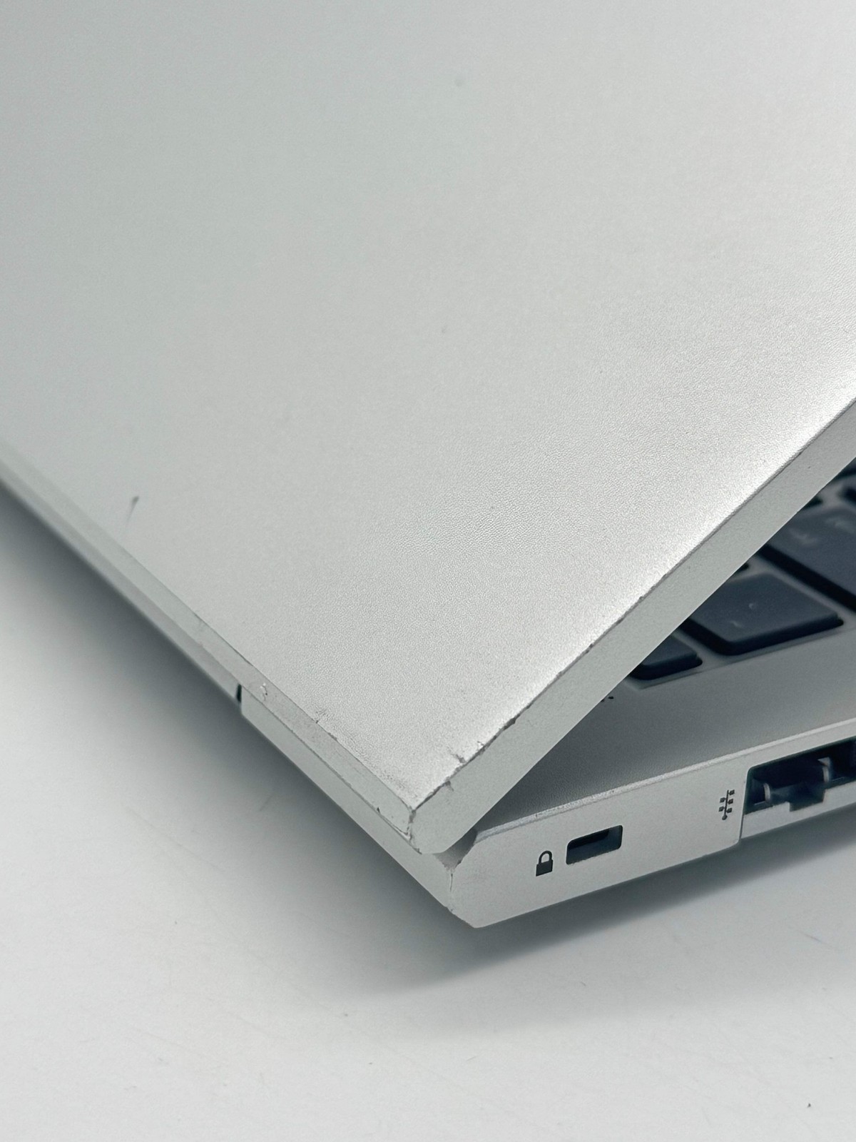 HP EliteBook 640 G10 14″ Core i5 13th Gen 8GB 256GB Silver Used