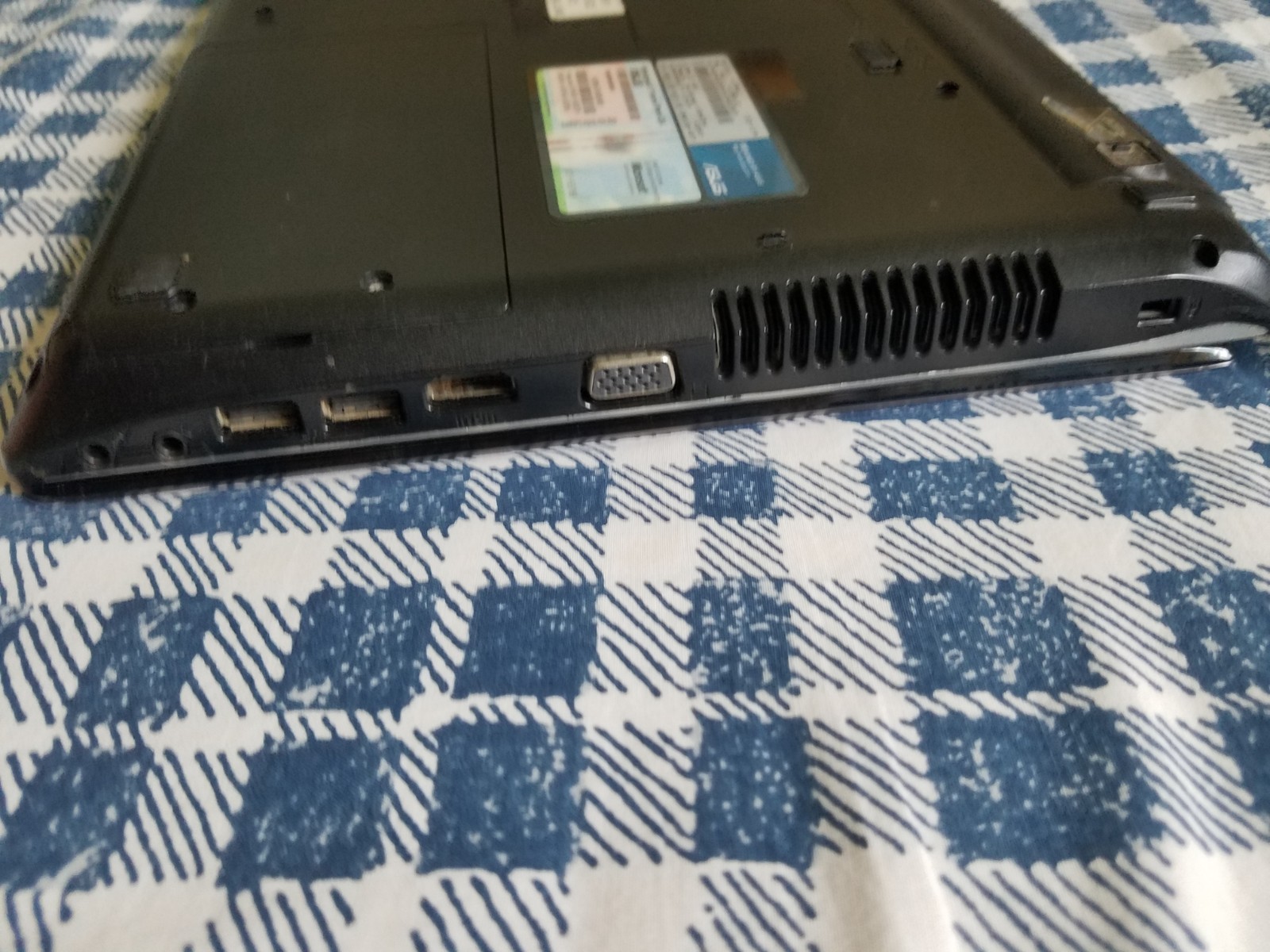 ASUS laptop U30J Laptop Intel Core i3 M370@ 2.4GHz 4GB 320GB HDD Windows 10