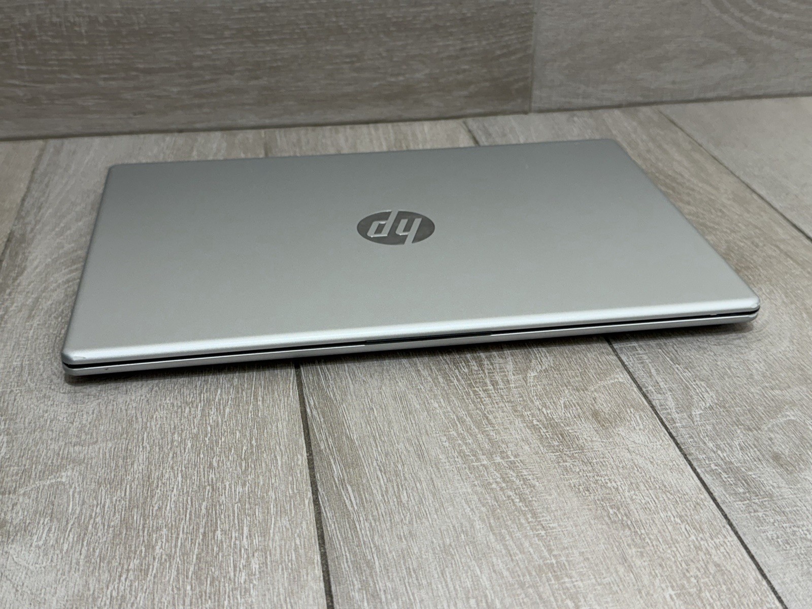 HP Laptop 14-em0233nr 14″ AMD Ryzen 3 7320U 4GB Ram 256GB SSD Silver Windows 11