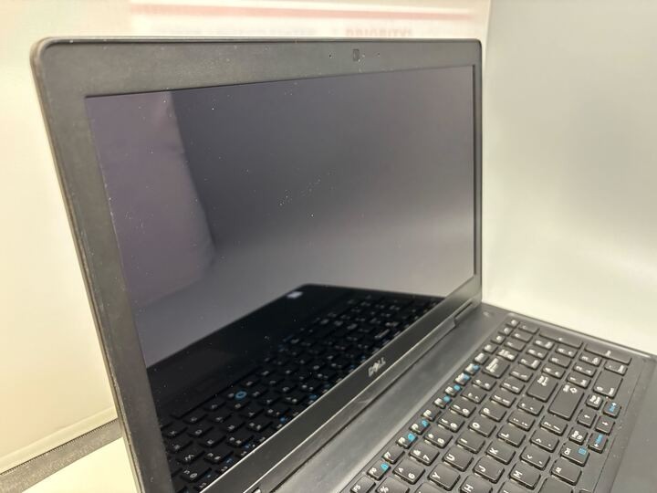 15.6″ Dell Precision 3520 Laptop Intel i7-7700HQ NO RAM NO SSD NO OS Poor Bat