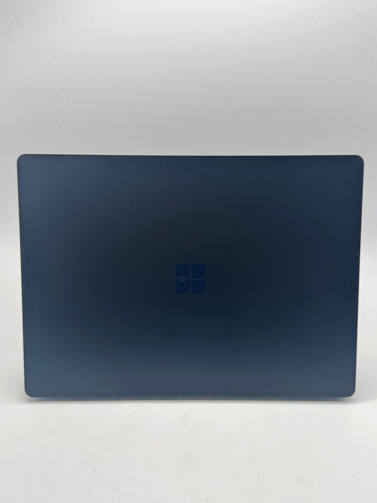 Microsoft Surface Laptop 4 1951 13.5″ Core i7 11th Gen 16GB 256GB Black Used