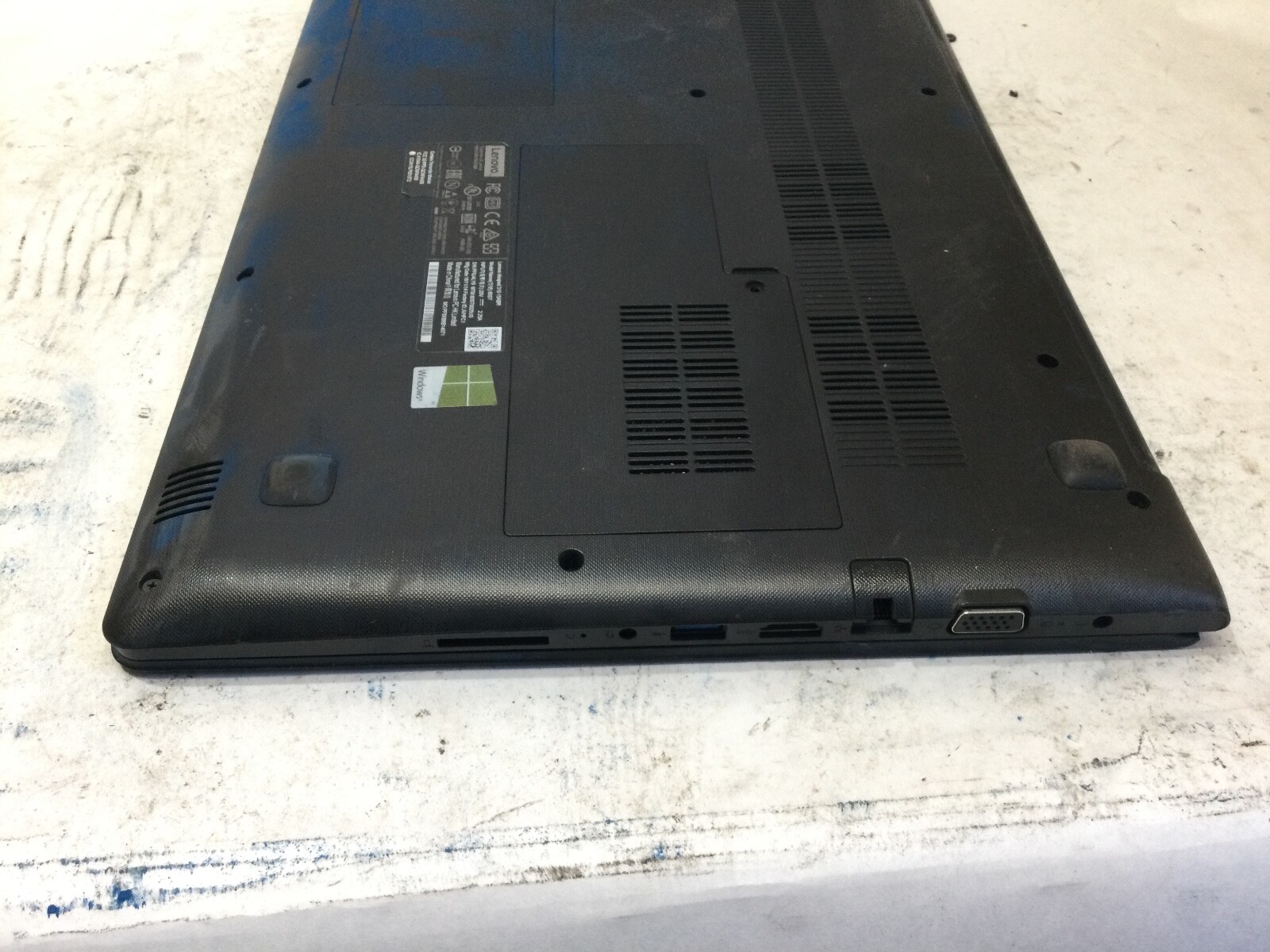 LENOVO IDEAPAD 310 – AMD A10 – 8GB RAM – FOR PARTS -NO POWER-READ DESCRIPTION-BB