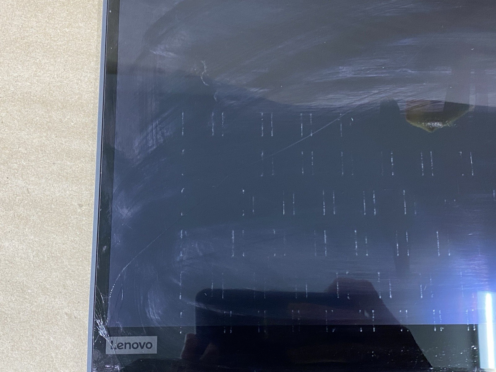 Lenovo Thinkpad P1 – 15.5″ 3840*2160 E-2176M 16GB – 256GB SSD – Win 11 – READ