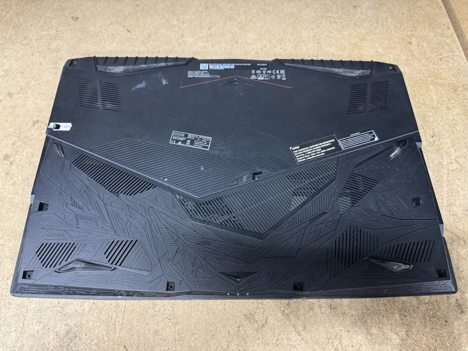 MSI GE75 Raider 10SE 17.3″ Gaming Laptop i7-10750H RTX 2060 BAD FOR PARTS REPAIR
