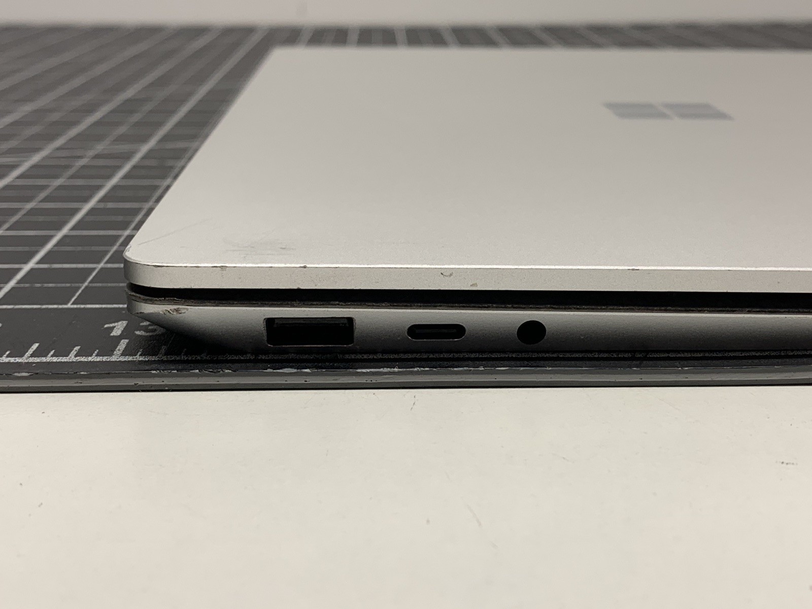Microsoft Surface Laptop 3 Intel i5-1035G7 | 8GB RAM, 128GB SSD | #P163