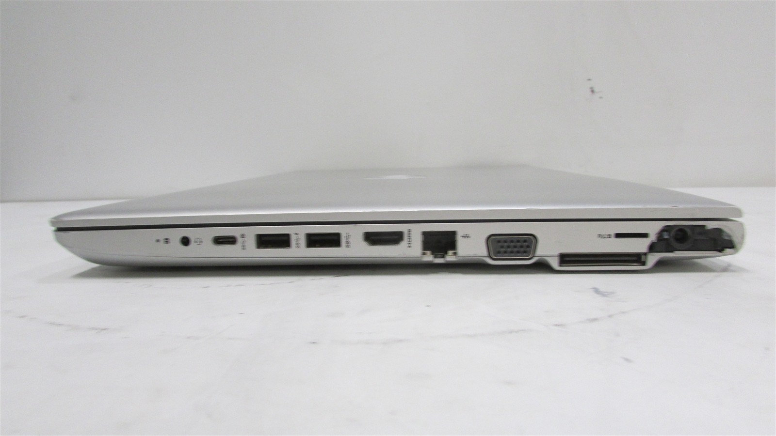 HP Probook 650 G4 i5-7200U 2.5GHz 8GB RAM 128GB m.2 15.6″ W10P BAD KEY/COSM DMG