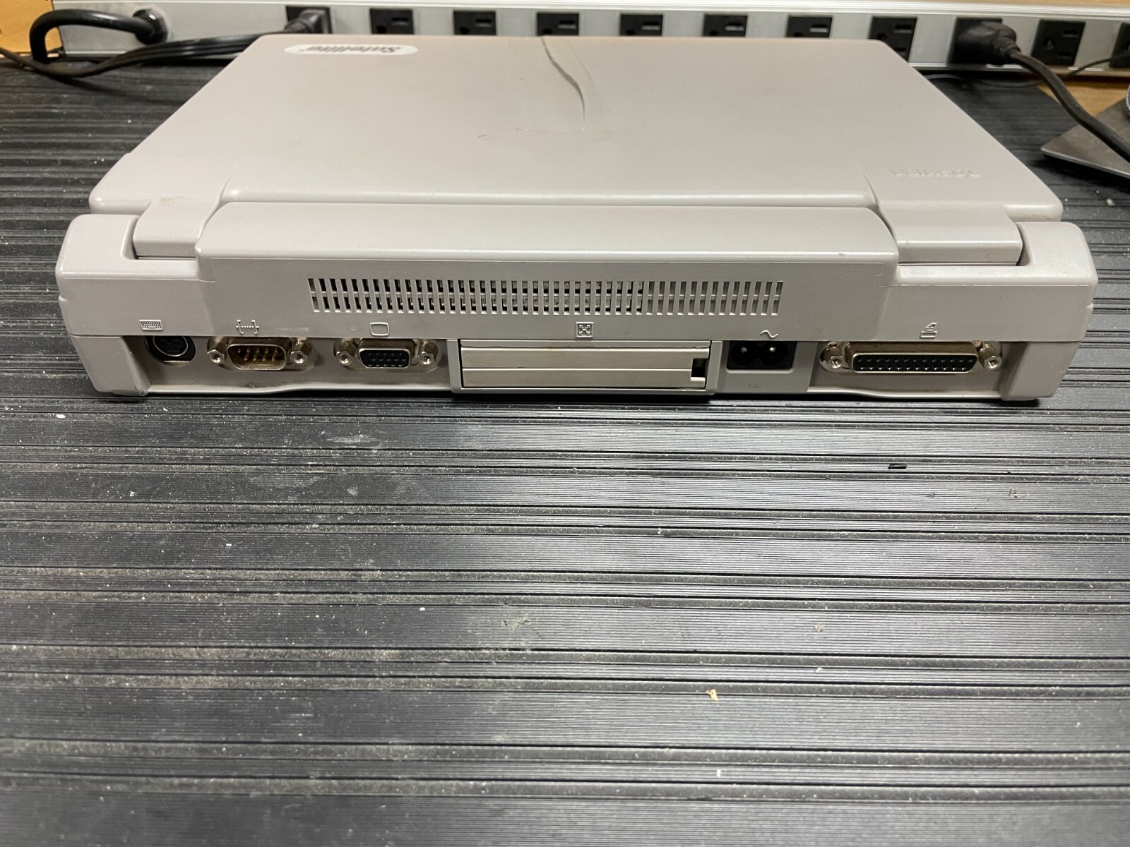 VINTAGE Toshiba Satellite T2130CS 10.4″ display Intel 16MB Ram, For Parts AS IS