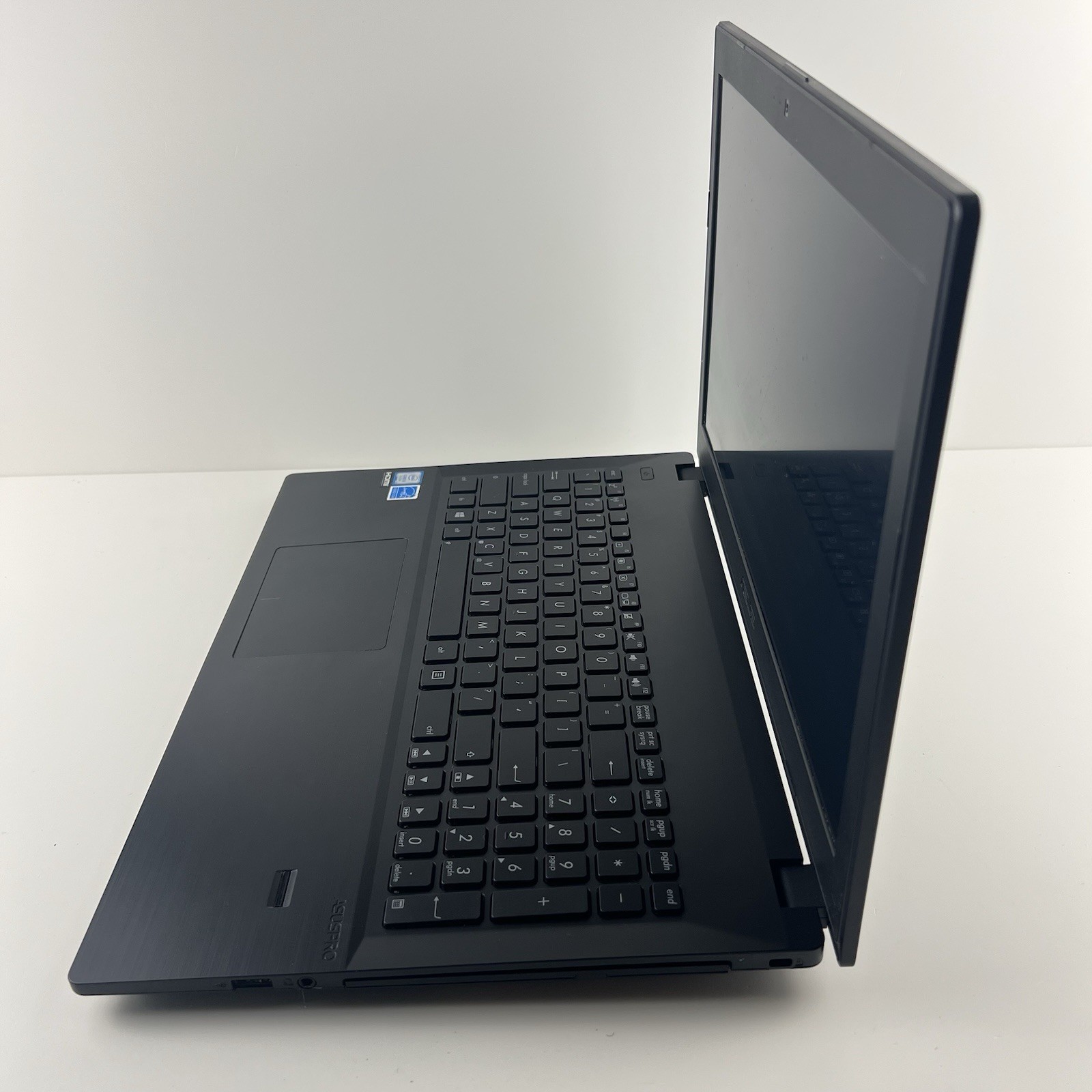 ASUS Pro P2540UB – i5-7200U 8GB 1 TB – 15.5″ – Windows 11 w/Charger, READ