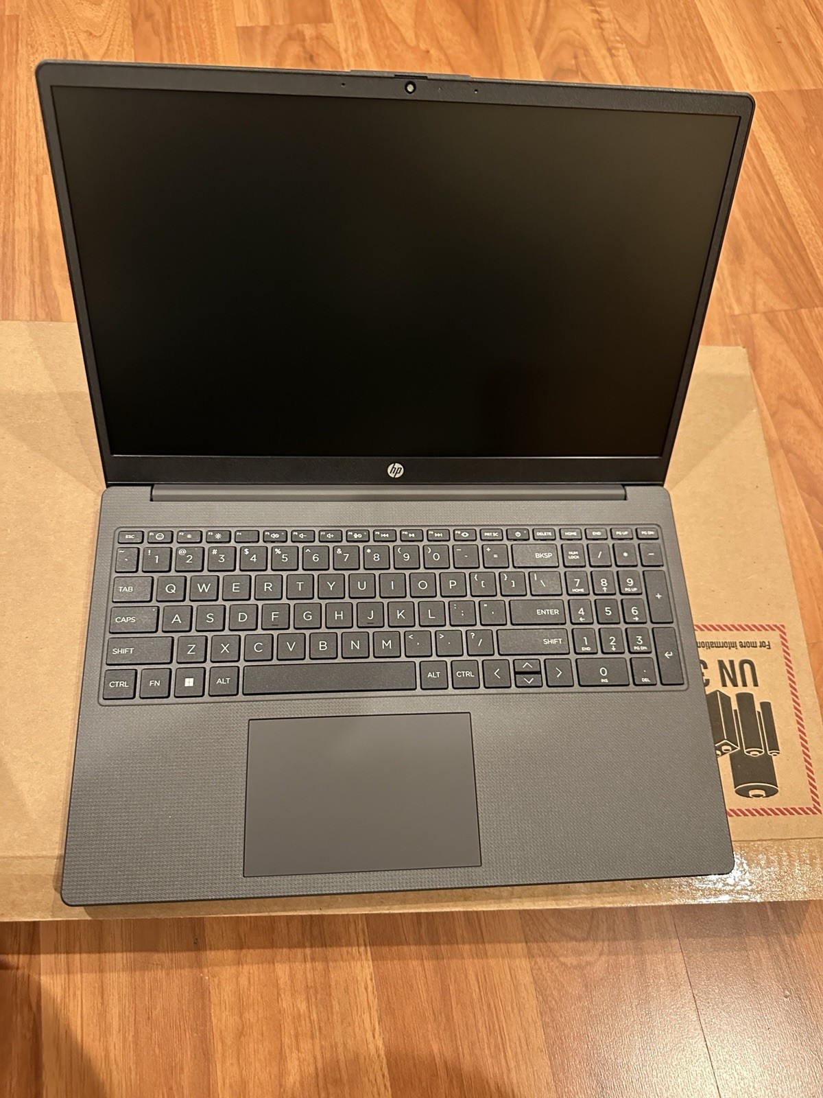 HP 255 G10 15.6″ FHD AMD Ryzen 3 7330U 2.30 GHz 8GB DDR4 128GB SSD W11P Laptop