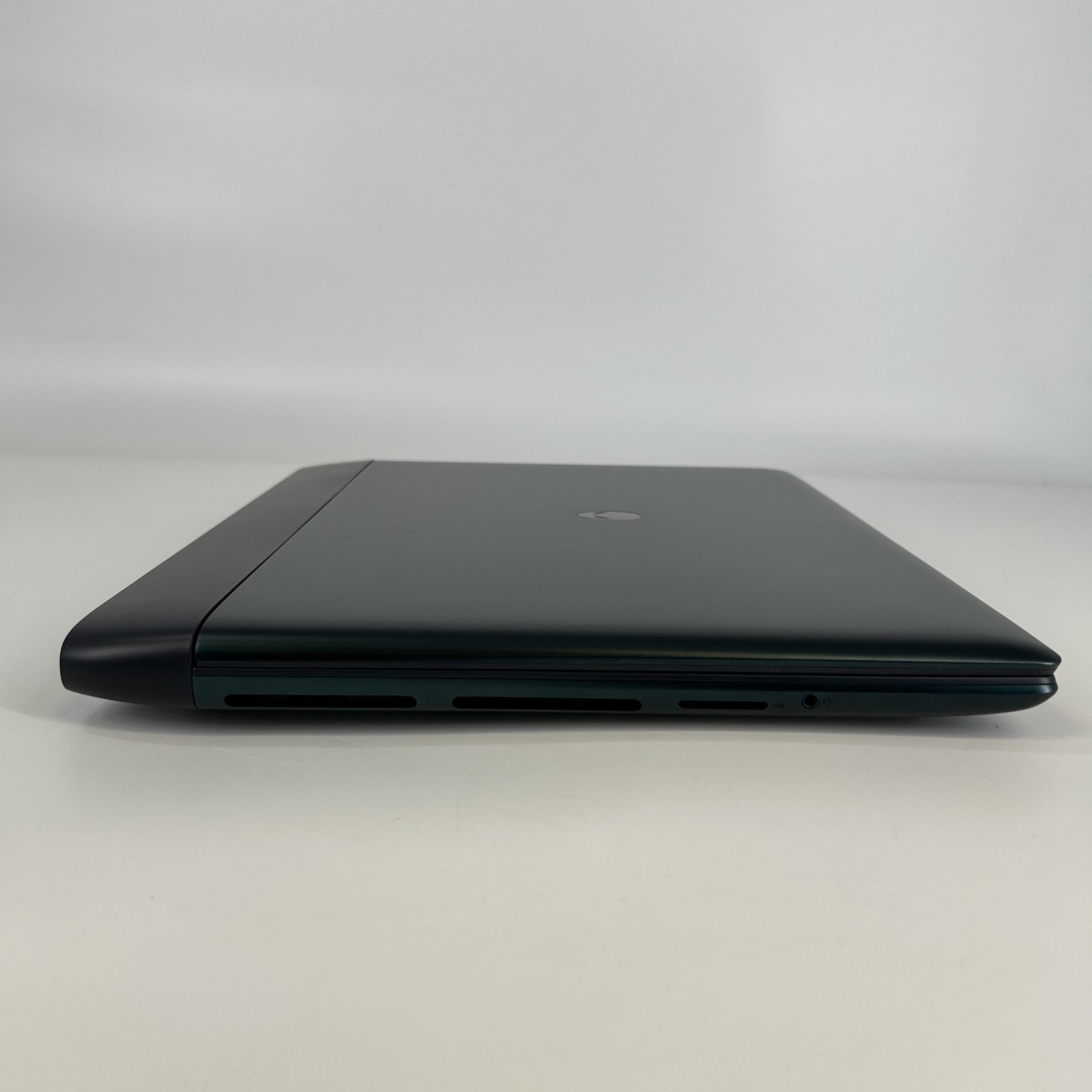 Dell Alienware 16 Area-51 240Hz QHD+ 2.7 GHz Ultra 9 275HX 32GB 1TB SSD RTX 5080