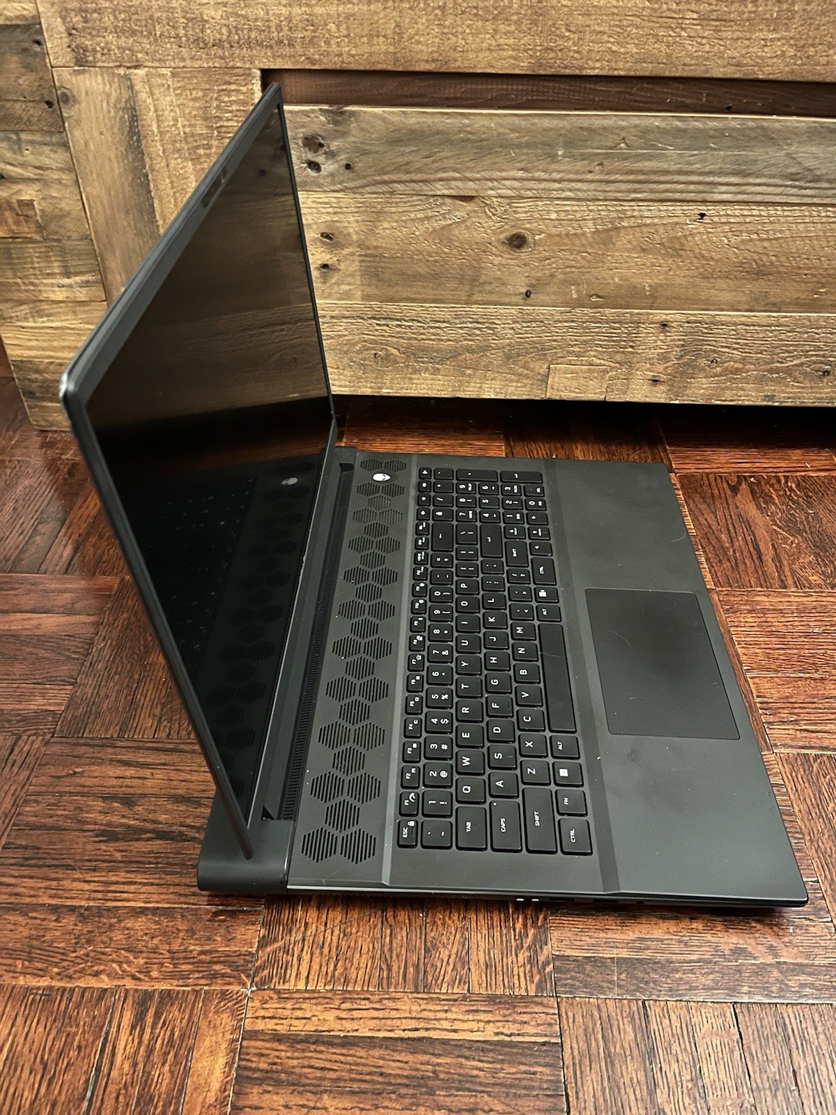 Dell Alienware M18 R2 165Hz 2.2 GHz i9-14900HX 32GB 2TB SSD RTX 4090