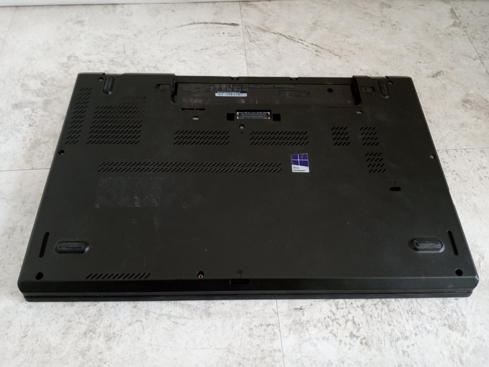 Lenovo Thinkpad T560 15″ Laptop Intel Core i5-6300U 8GB RAM – PARTS – READ -RR