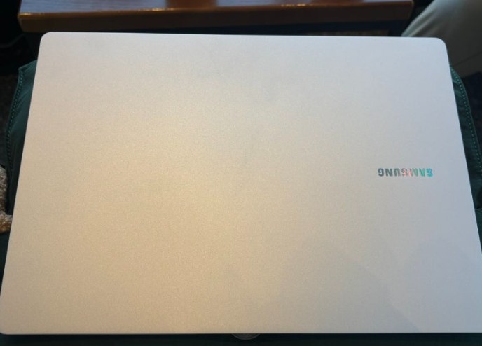 SAMSUNG Galaxy Book 5 Pro 14″ / Silver / Ultra 7 16GB / 512GB / NT940XHA-KC71S
