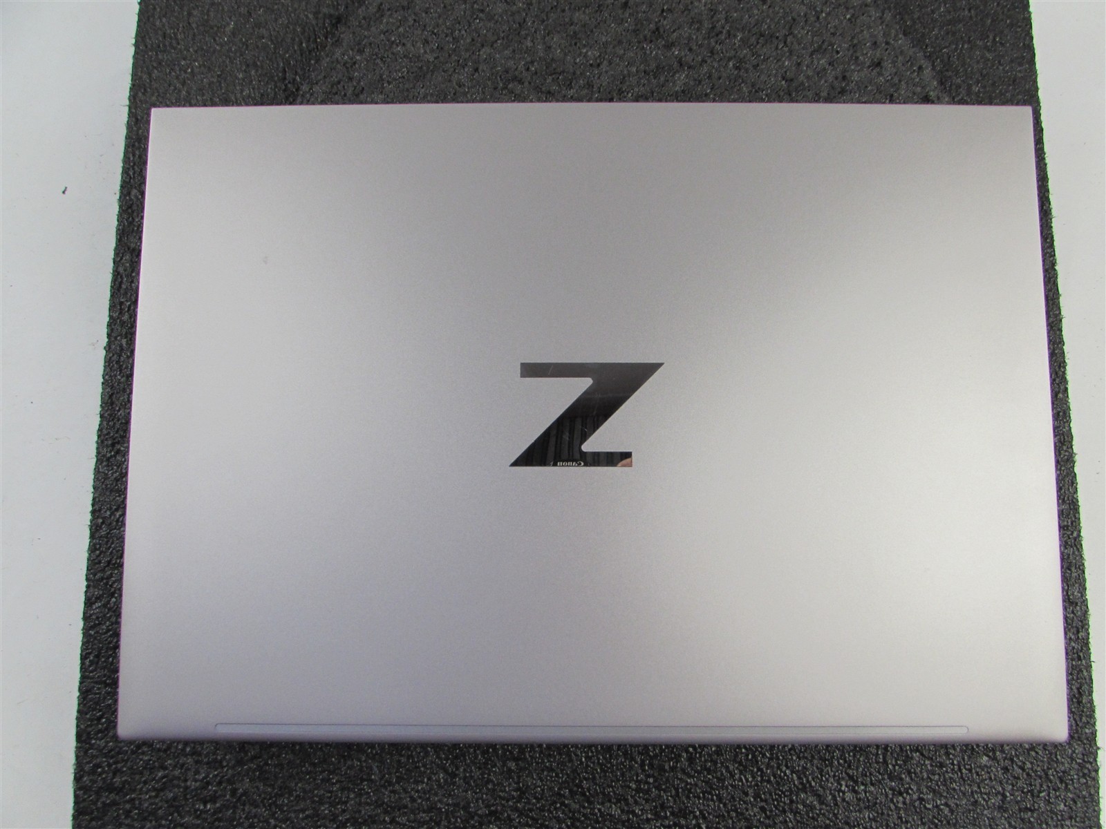 HP ZBOOK FIREFLY 16 (G9) 1920X1080 FHD I7-1265U 512GB SSD 16GB RAM NO O.S