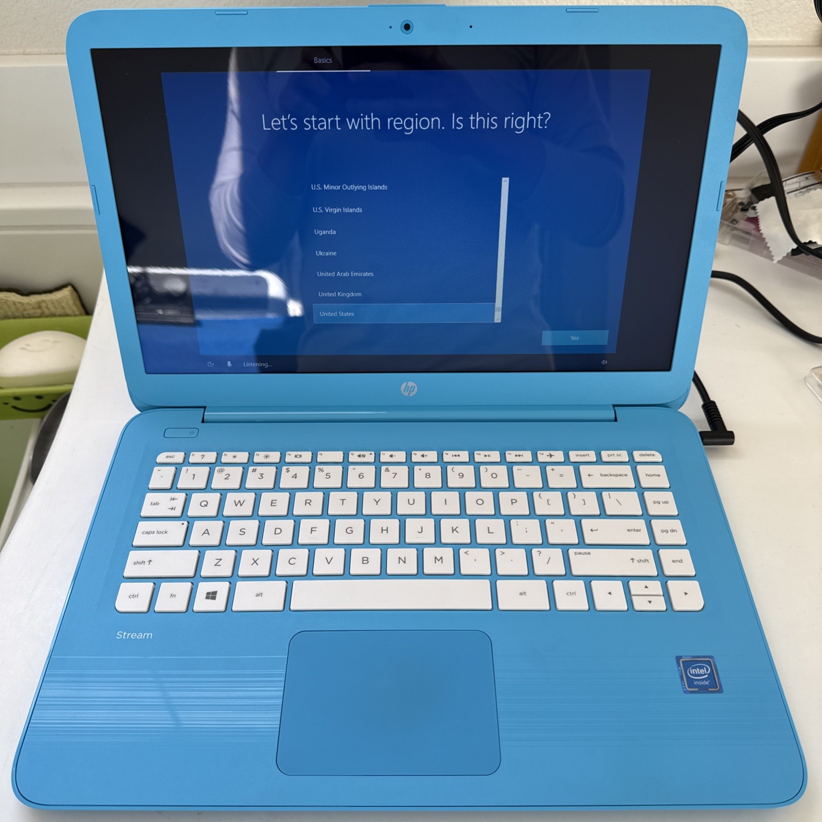 HP Stream 14-cb011wm 14 inch (32GB, Intel Celeron N3060, 4GB) Laptop – Blue -W10