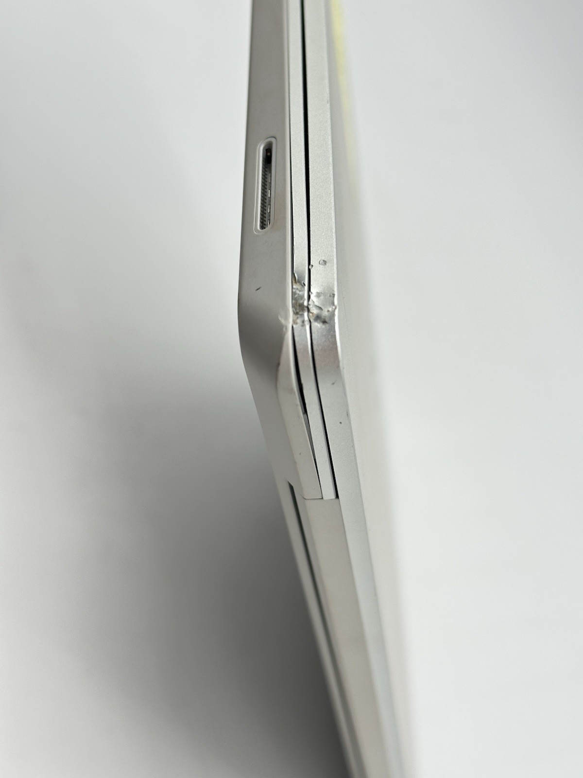 Microsoft Surface Laptop Go 12.4” (63GB eMM, Core i5-1035G1, 4GB RAM) No AC/OS