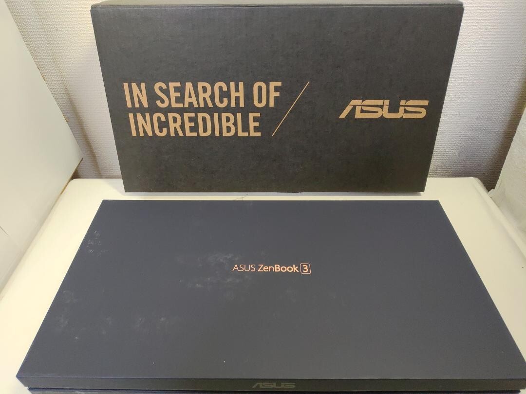 ASUS ZenBook 3 UX390UA UX390UA-GS074T Core i7-7500U Windows10 Notebook n144