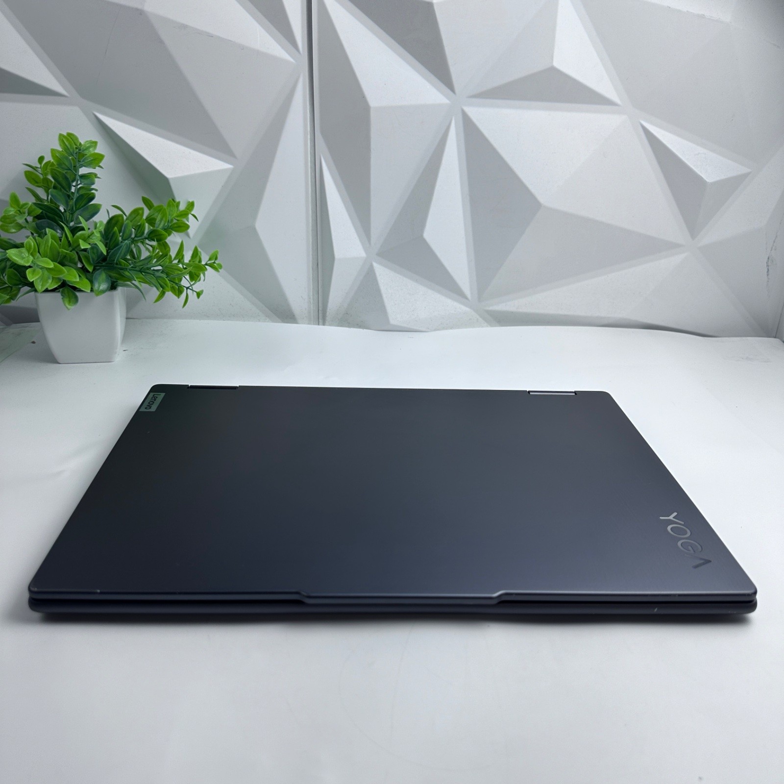 Lenovo Yoga 7 2-in-1 16IML9 Laptop 16″ Touch, Core Ultra 7 155U, 16GB, 1TB SSD