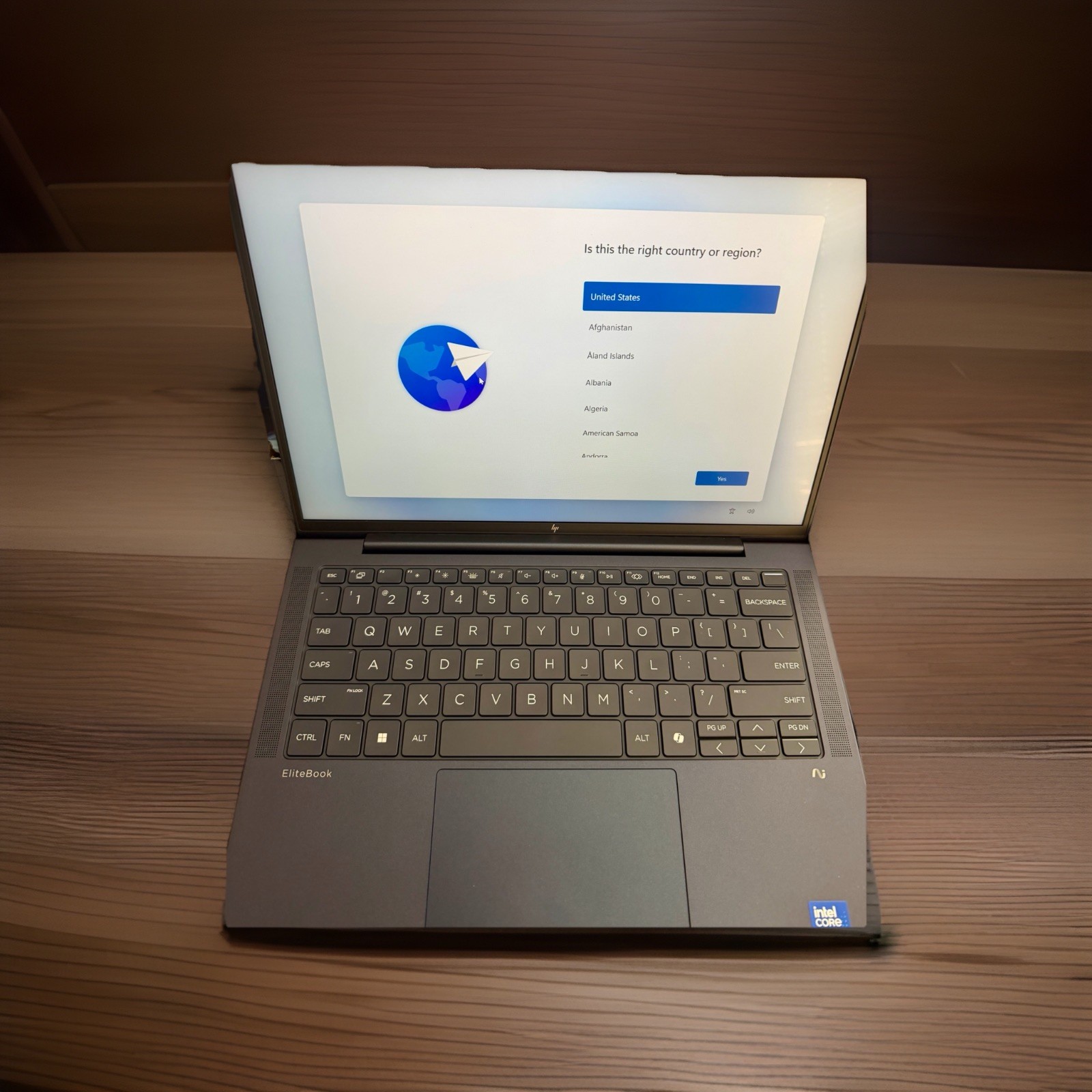 HP EliteBook X G1i 14″ NB, Intel Ultra 7 16GB RAM 512GB SSD Win11P – B85MQUT#ABA