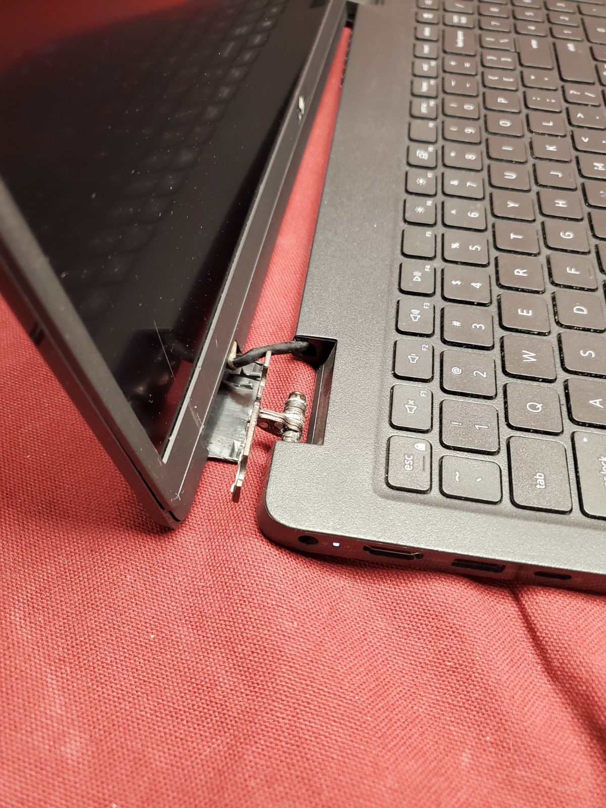 Dell Latitude 3520 i5 1135G7 2.40GHz/ NO RAM/NO SSD 1920×1080 #2855