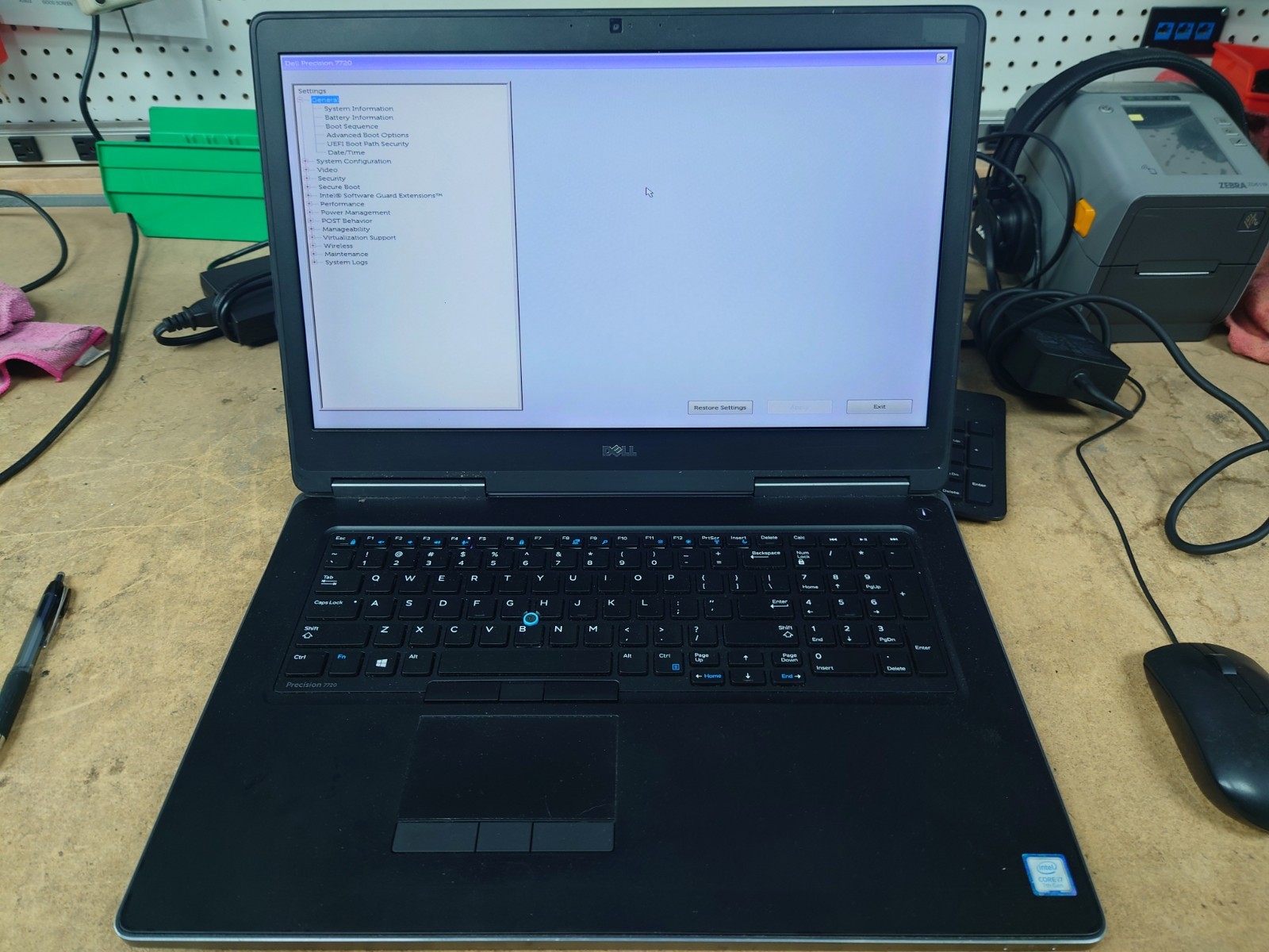 Dell Precision 7720 17.3″ FHD i7-7700HQ 8GB RAM Radeon Pro WX 4130 No OS/SSD