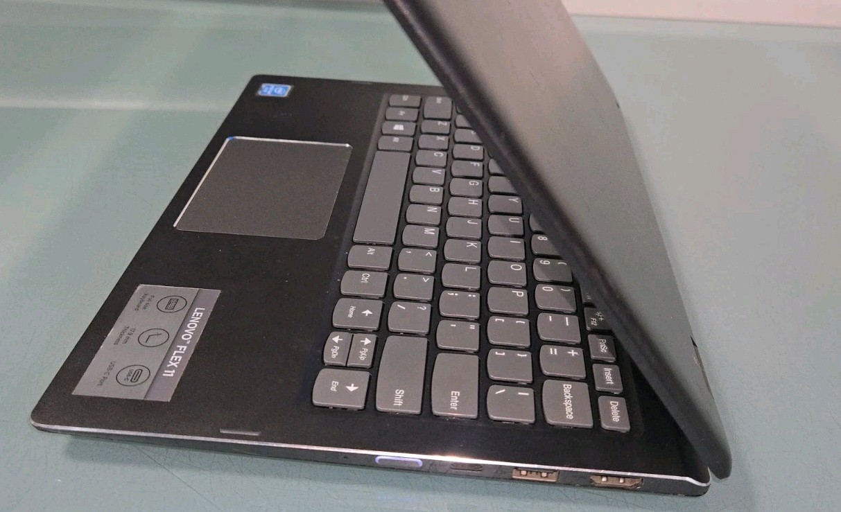 Lenovo Flex 6-11IGM 2-in-1 TOUCH 11.6″ Silver N5000 1.1GHz 4GB RAM 64GB eMMc