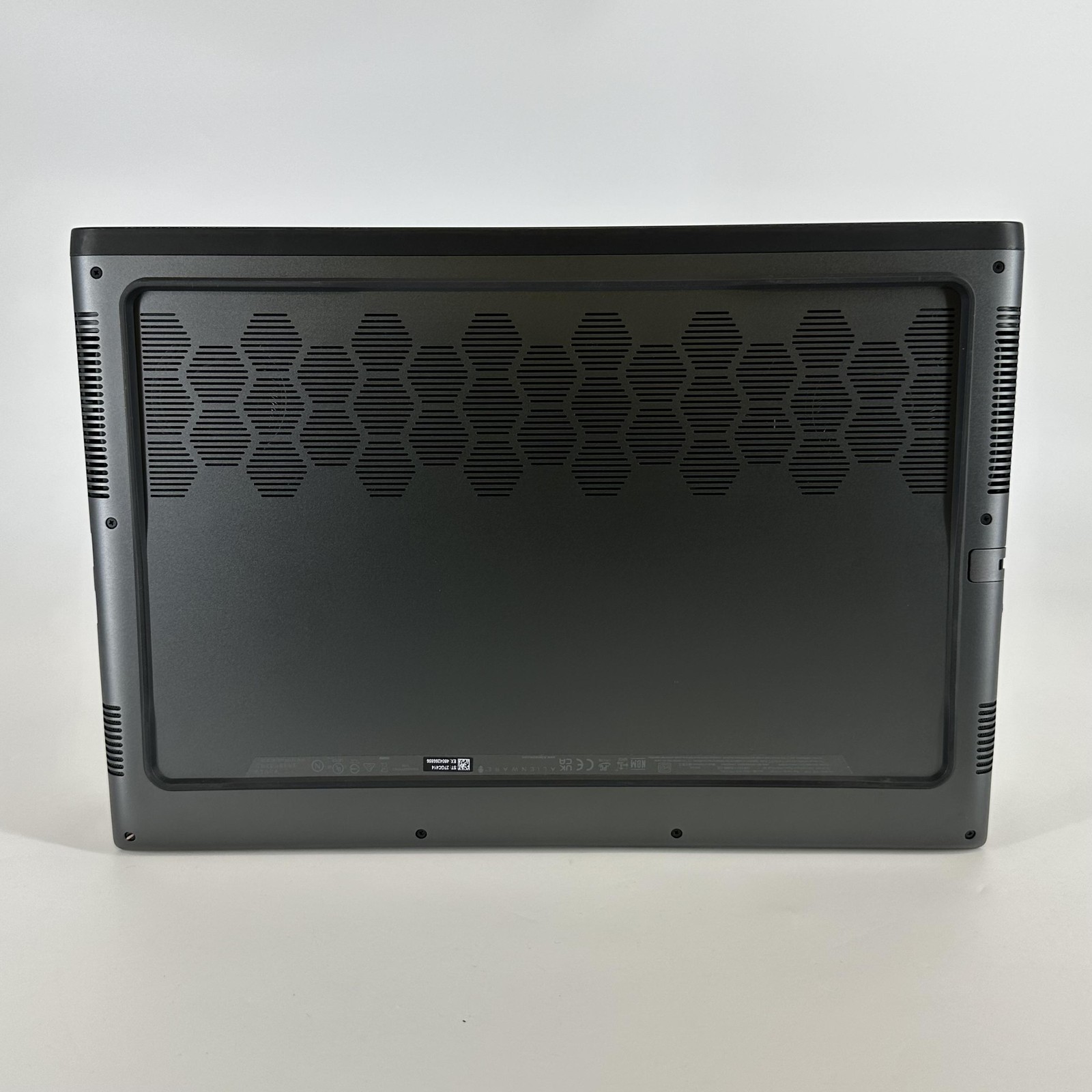 Dell Alienware M16 R2 16 QHD+ 1.4GHz Ultra 7 155H 16GB 1TB RTX 4070 Loose Hinge