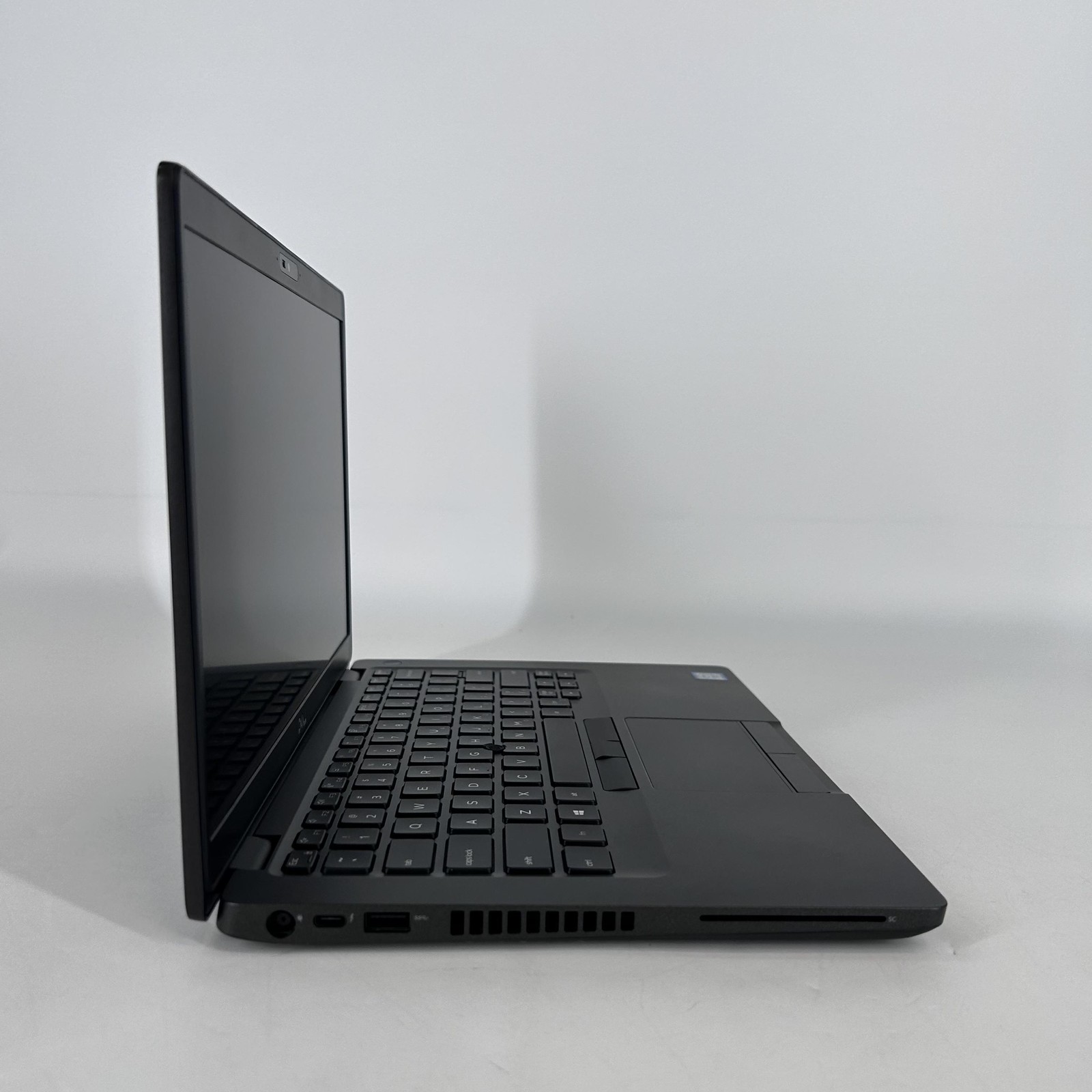 Dell Latitude 5400 14 Black HD i7-8665U 1.90GHz 16GB 500GB HDD Good
