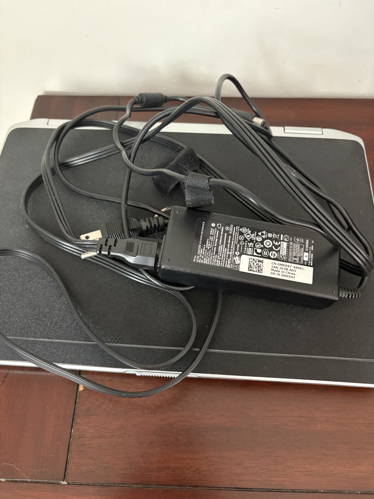 Dell Latitude e5420 Laptop W/ Power Cord 4GB dDR3 Windows 10 Read Description