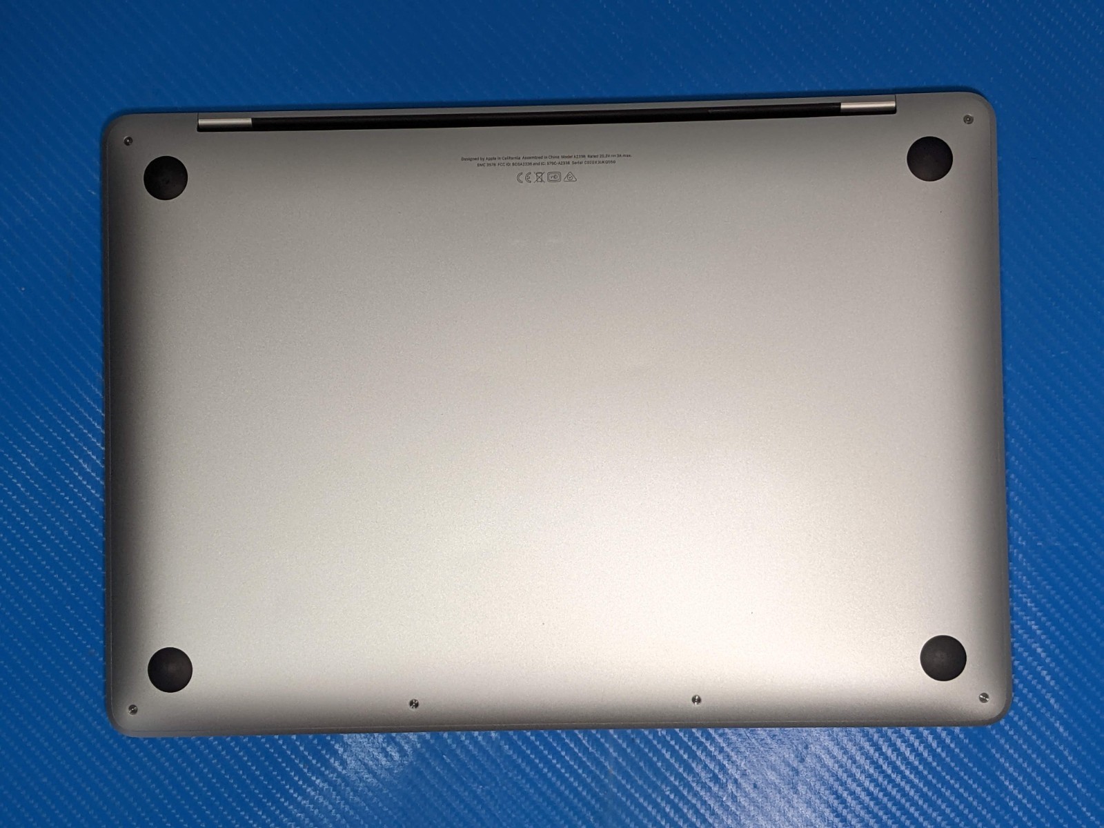 Apple MacBook Pro A2338 (2020) 13.3″ M1 3.2GHz 8GB 256GB MYDA2LL/A 100tt +PA