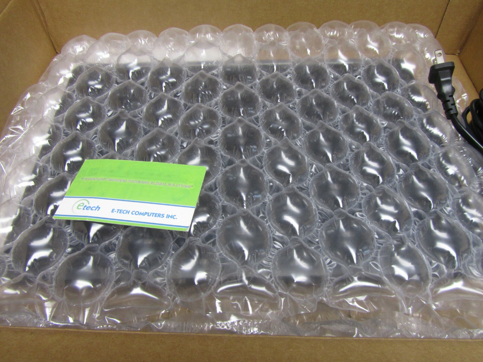 1 unit – Dell Latitude E5470 i5-6300U 2.4GHz 8GB RAM 256GB SSD 14″ HD 1366×768